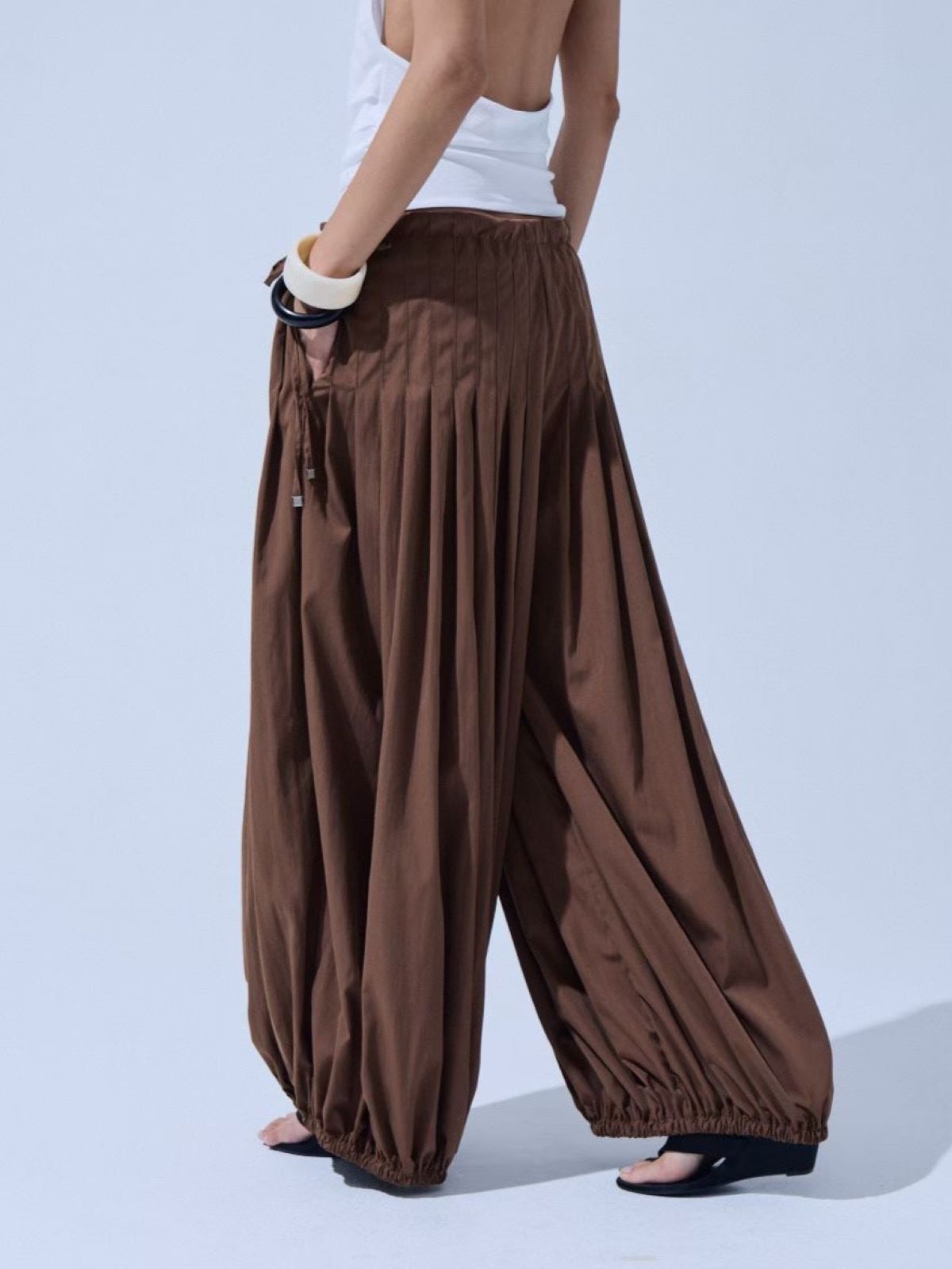 Pleated Balloon Harem Pants — Brown